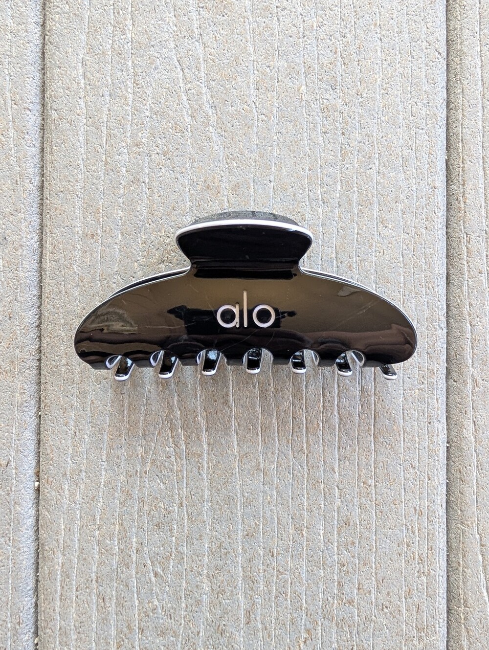Alo Yoga Claw Clip Gloss Black